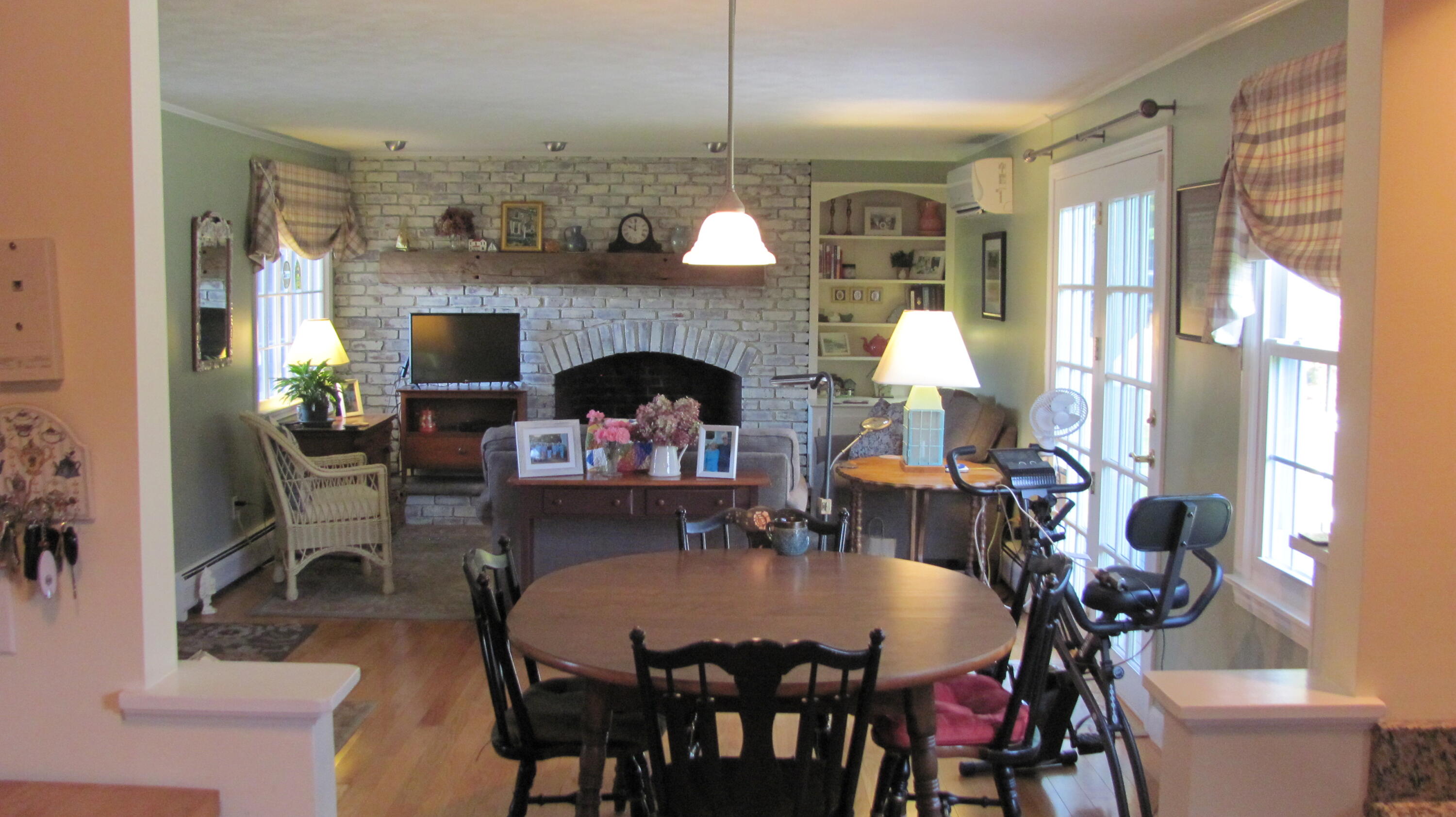 9 Merrifield Drive Kennebunk, ME 04043 - Photo 10 of 35 inside trottier 009