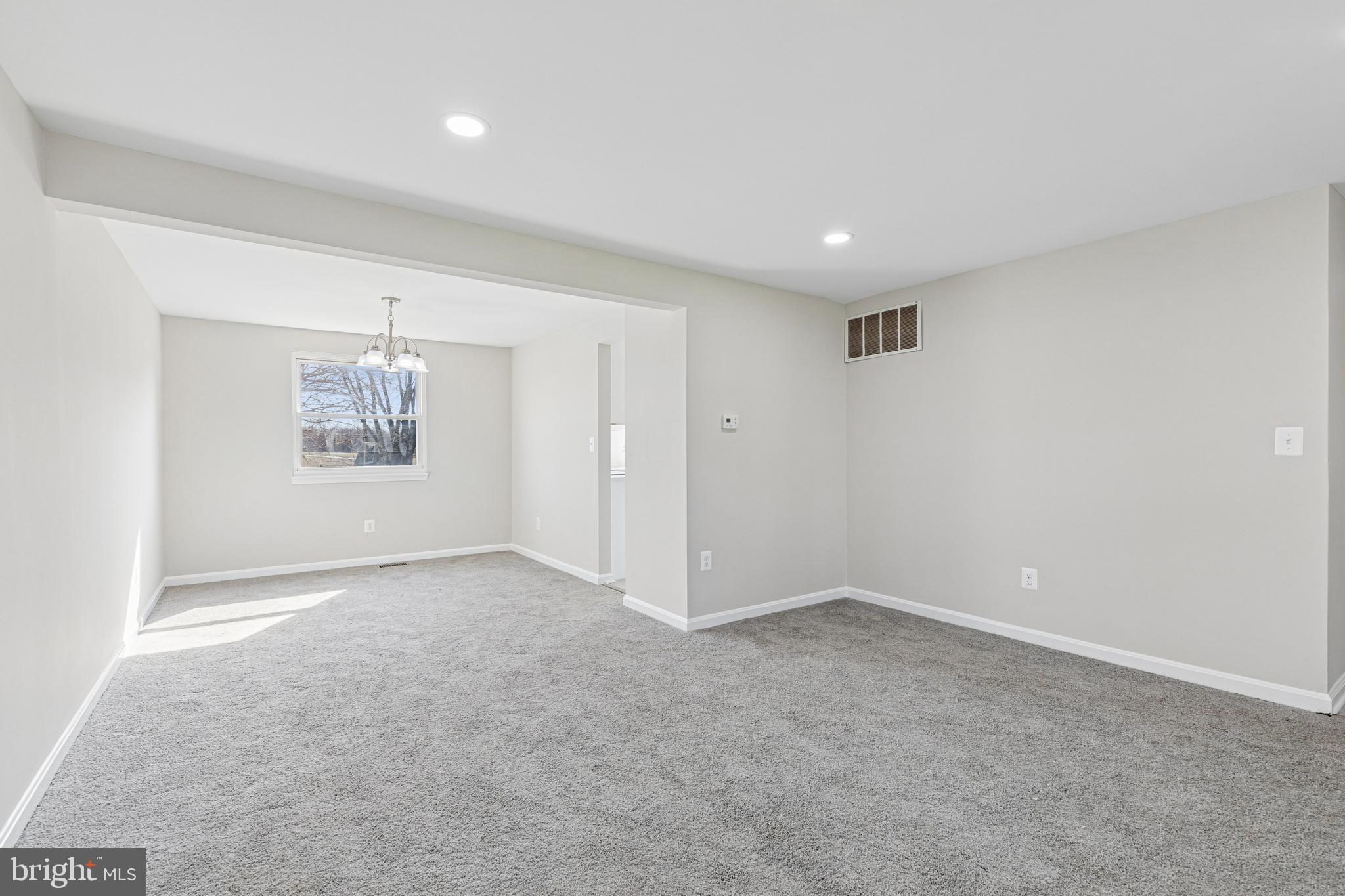 7451 Oakland Mills Road Columbia, MD 21046 - Photo 18 of 83 a view of an empty room