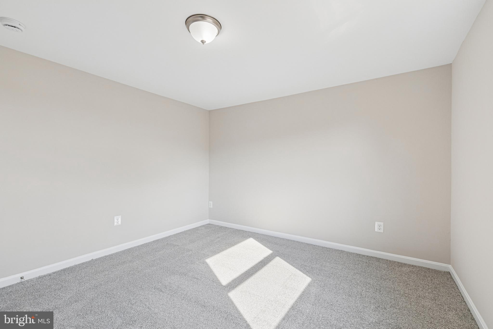 7451 Oakland Mills Road Columbia, MD 21046 - Photo 42 of 83 an empty room with a empty space