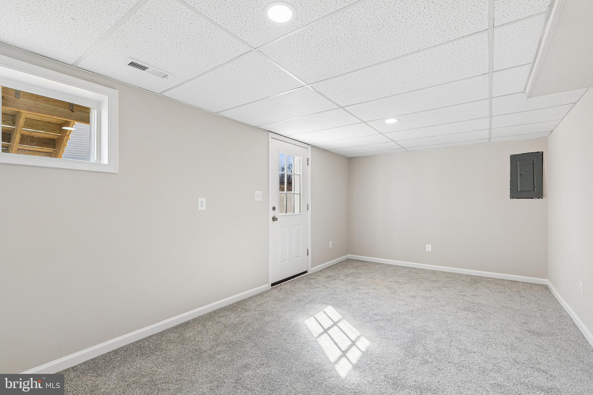 7451 Oakland Mills Road Columbia, MD 21046 - Photo 69 of 83 a view of empty room