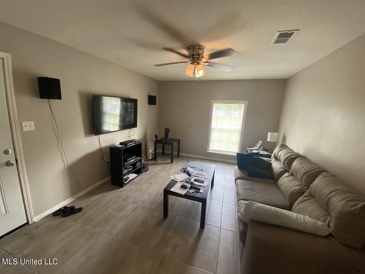 1700 Timber Lane Road Gautier, MS 39553 - Photo 6 of 18 IMG_9116