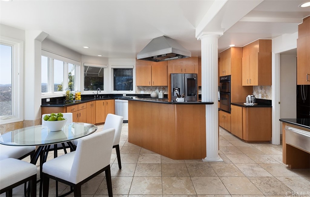 1315 Pitcairn Place Laguna Beach, CA 92651 - Photo 9 of 30