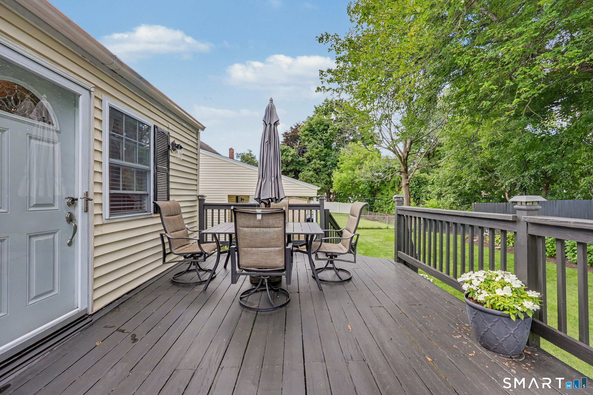 305 Meadowbrook Road Stratford, CT 06614 - Photo 28 of 37 Gallery Image 28