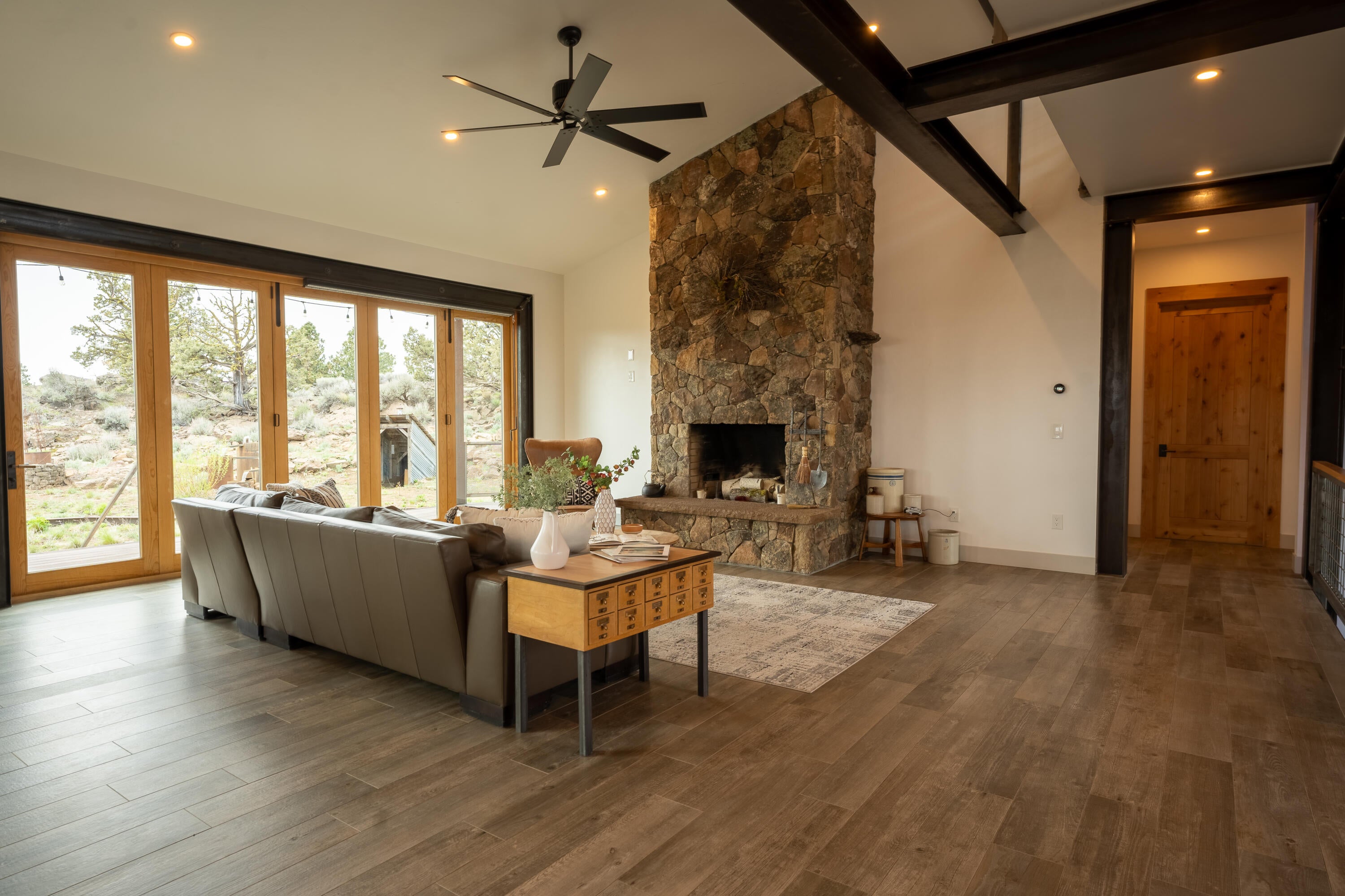 68314 Cloverdale Road Sisters, OR 97759 - Photo 15 of 37 DSC02879-HDR