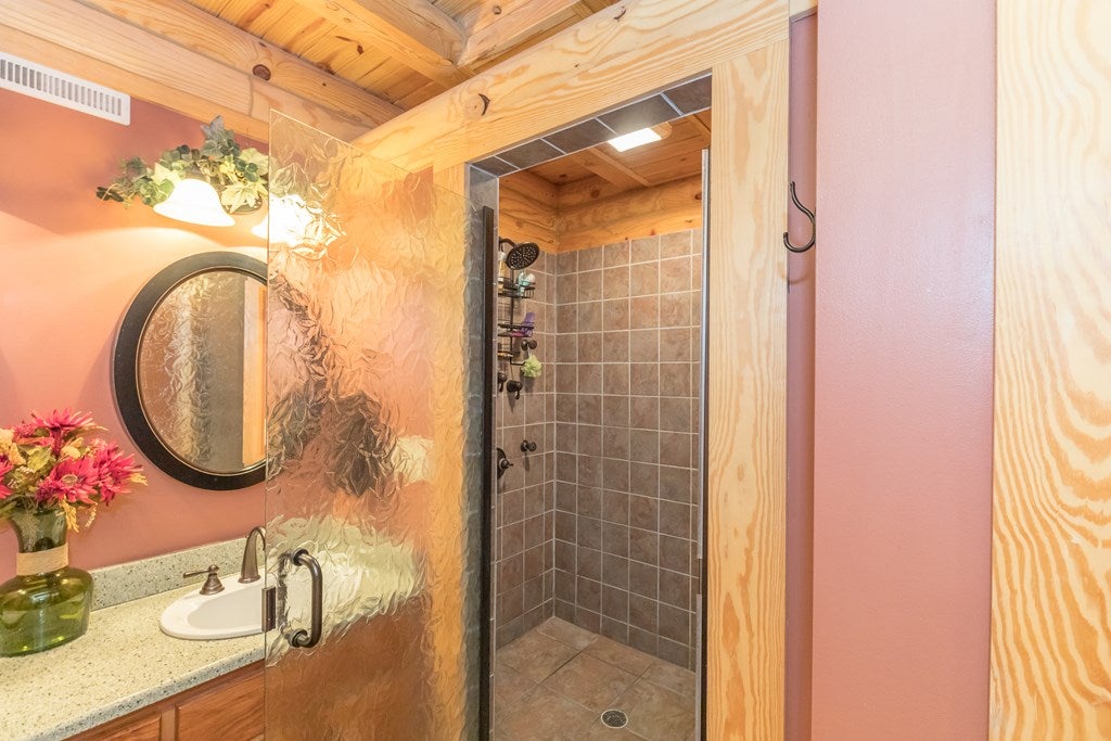366 Kitchen Road Max Meadows, VA 24360 - Photo 35 of 92 Gallery Image 35