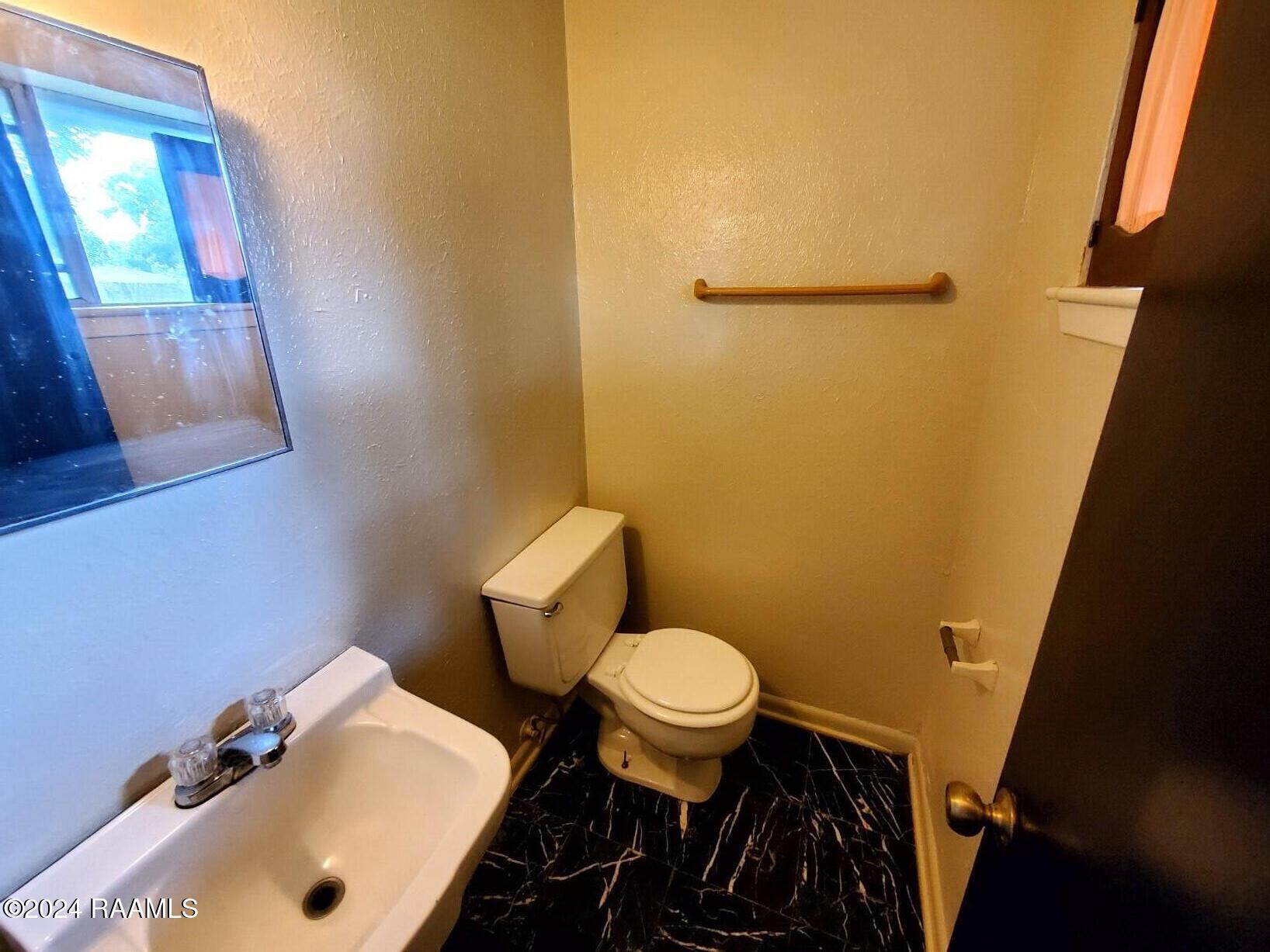 330 Guidry Road Lafayette, LA 70503 - Photo 5 of 12 7