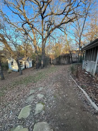 $450,000 | 4106 Hollow Oak Drive, Euless, TX 76040