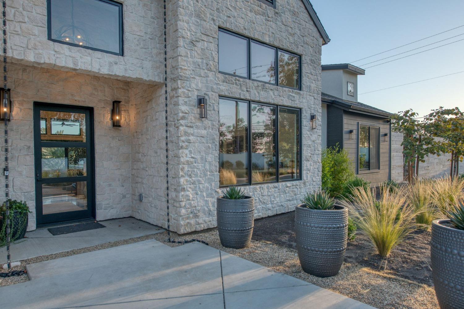 3895 East Reno Avenue Clovis, CA 93619 - Photo 3 of 67