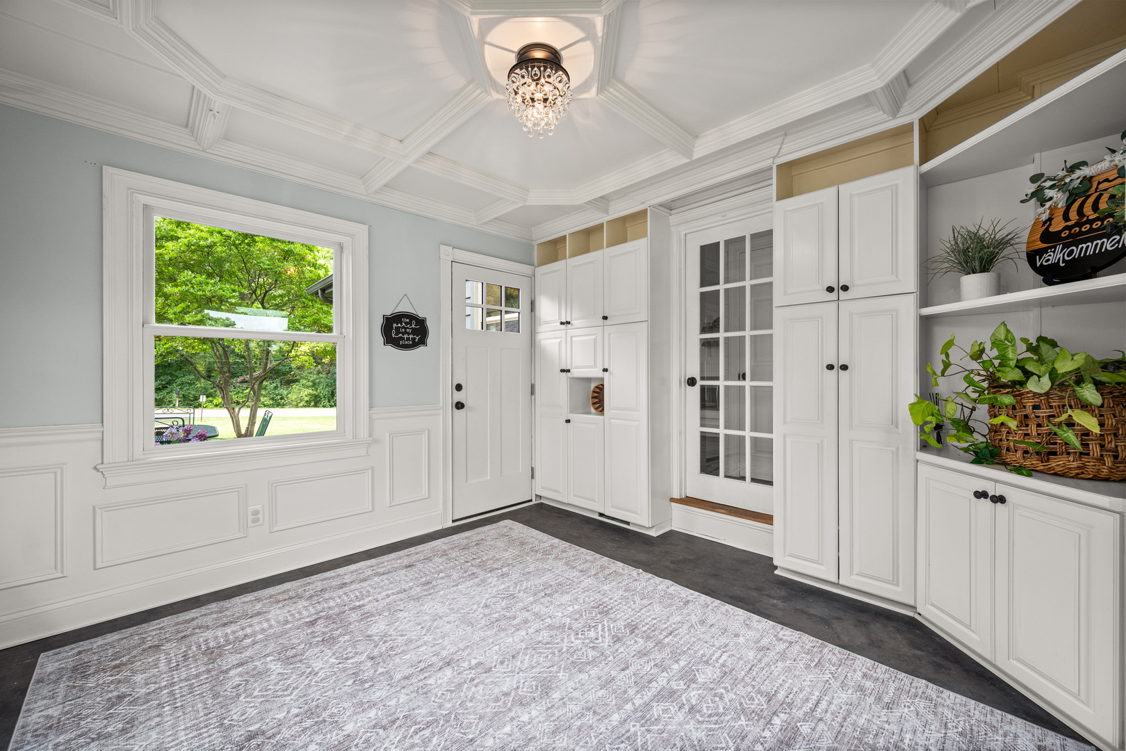 40w897 Brown Road St. Charles, IL 60175 - Photo 17 of 35 a view of an empty room with a window