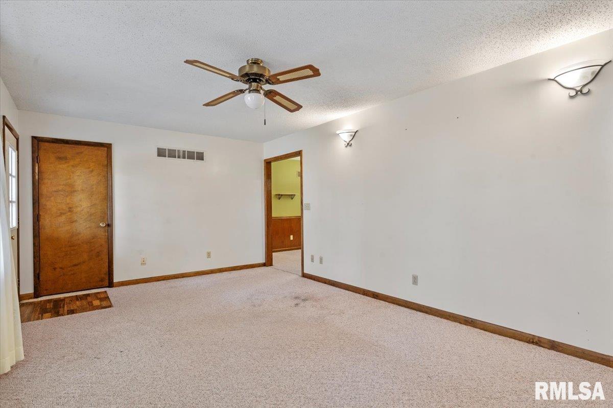 3898 Radford Road Springfield, IL 62707 - Photo 3 of 53