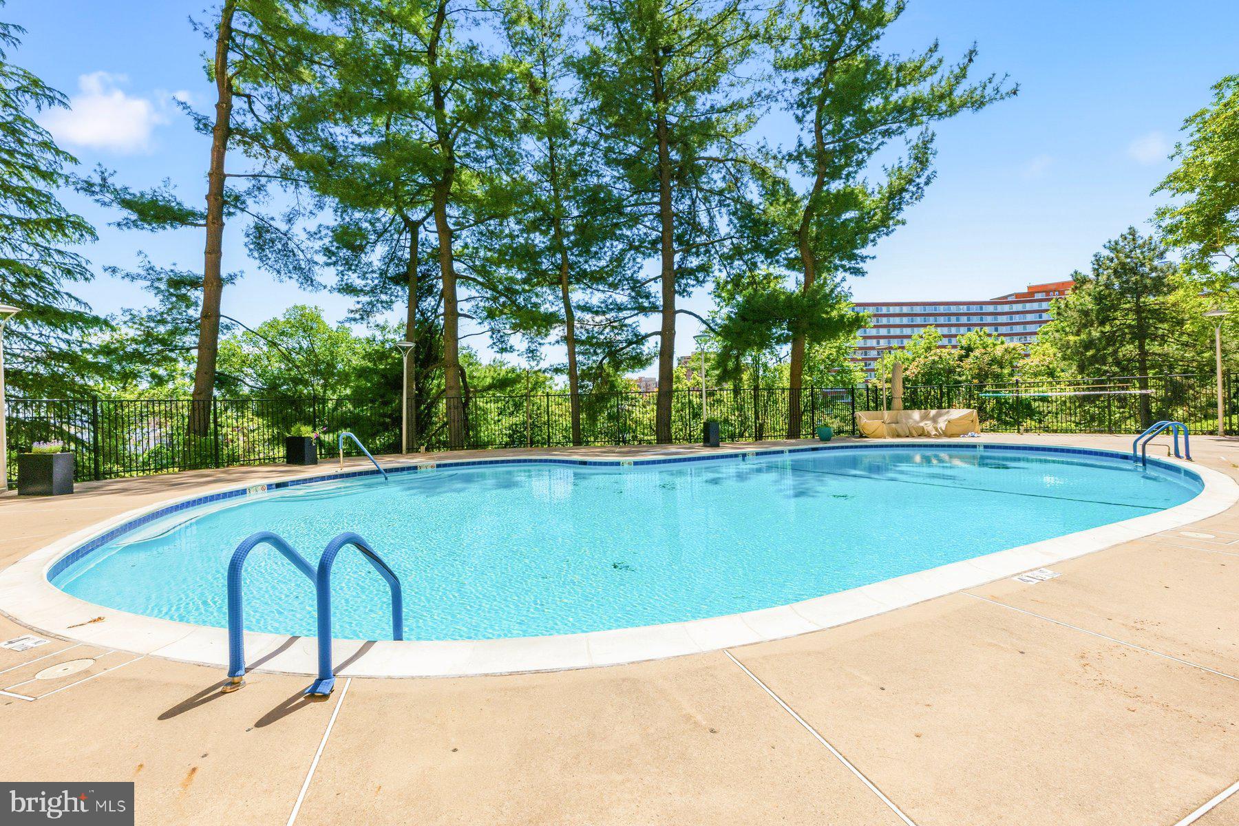 1101 South Arlington Ridge Road, Unit 1109 Arlington, VA 22202 - Photo 32 of 48