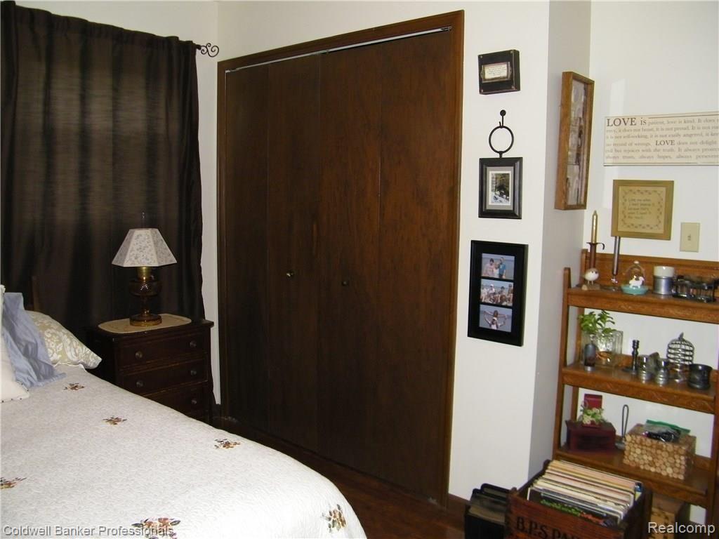 6040 Old State Road North Branch, MI 48461 - Photo 15 of 31 100_4542.jpg