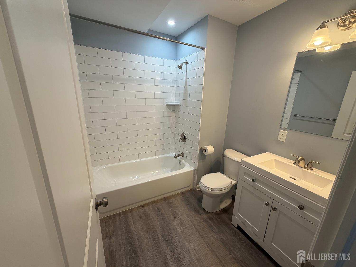 816 King Georges Road, Unit 2 Fords, NJ 08863 - Photo 13 of 16