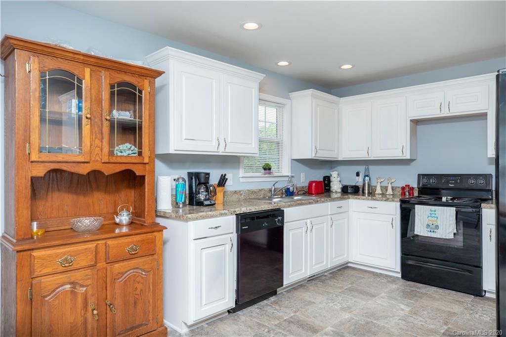 3840 Jenkins Road Blacksburg, SC 29702 - Photo 13 of 33