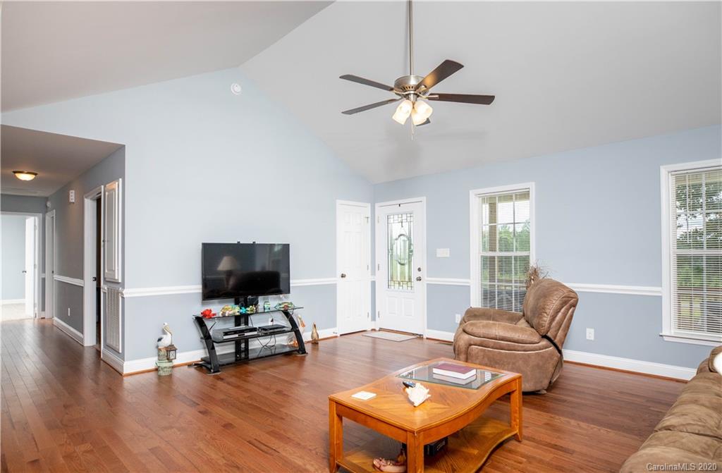 3840 Jenkins Road Blacksburg, SC 29702 - Photo 17 of 33