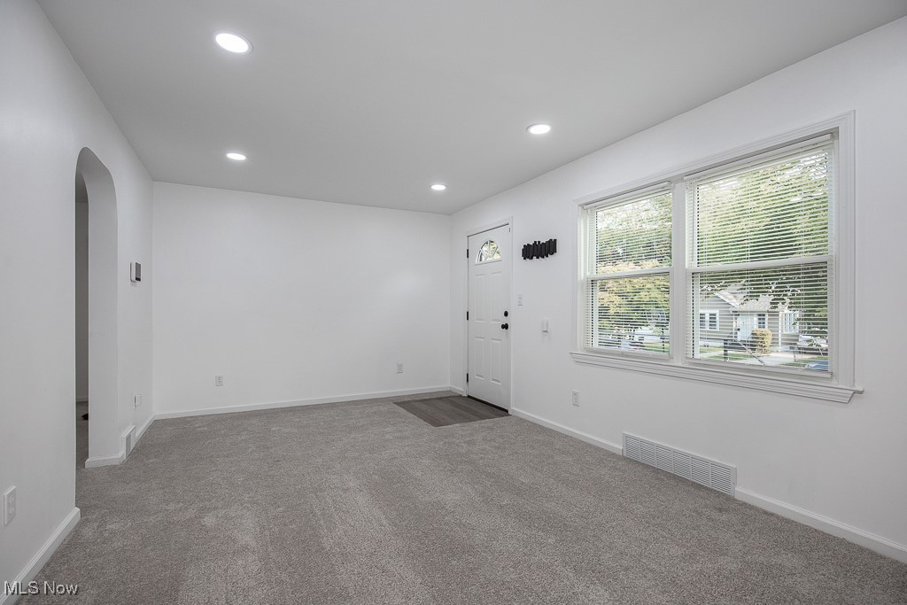 1123 Belleflower Road Akron, OH 44307 - Photo 7 of 29 Gallery Image 7