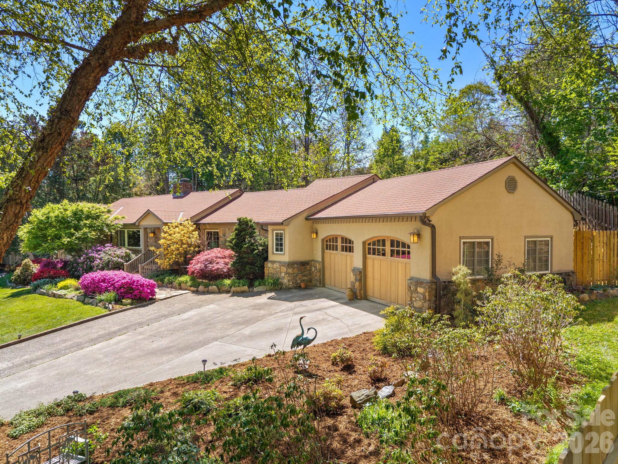 43 Martindale Road Asheville, NC 28804 - Photo 4 of 48