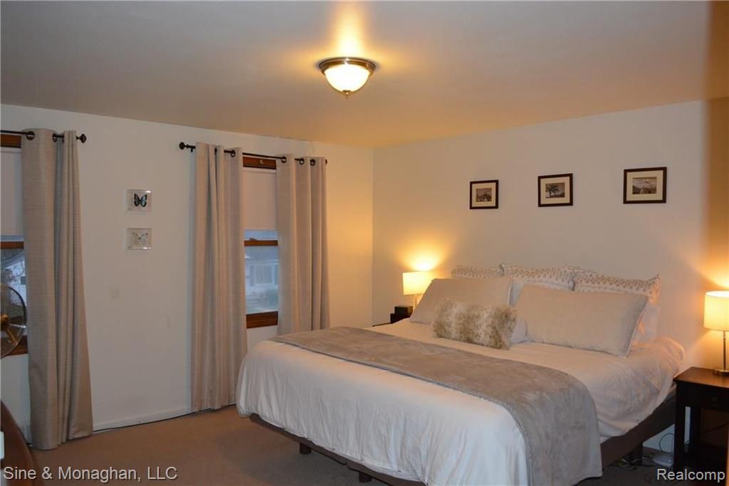 2072 Ridgemont Road Grosse Pointe Woods, MI 48236 - Photo 11 of 13