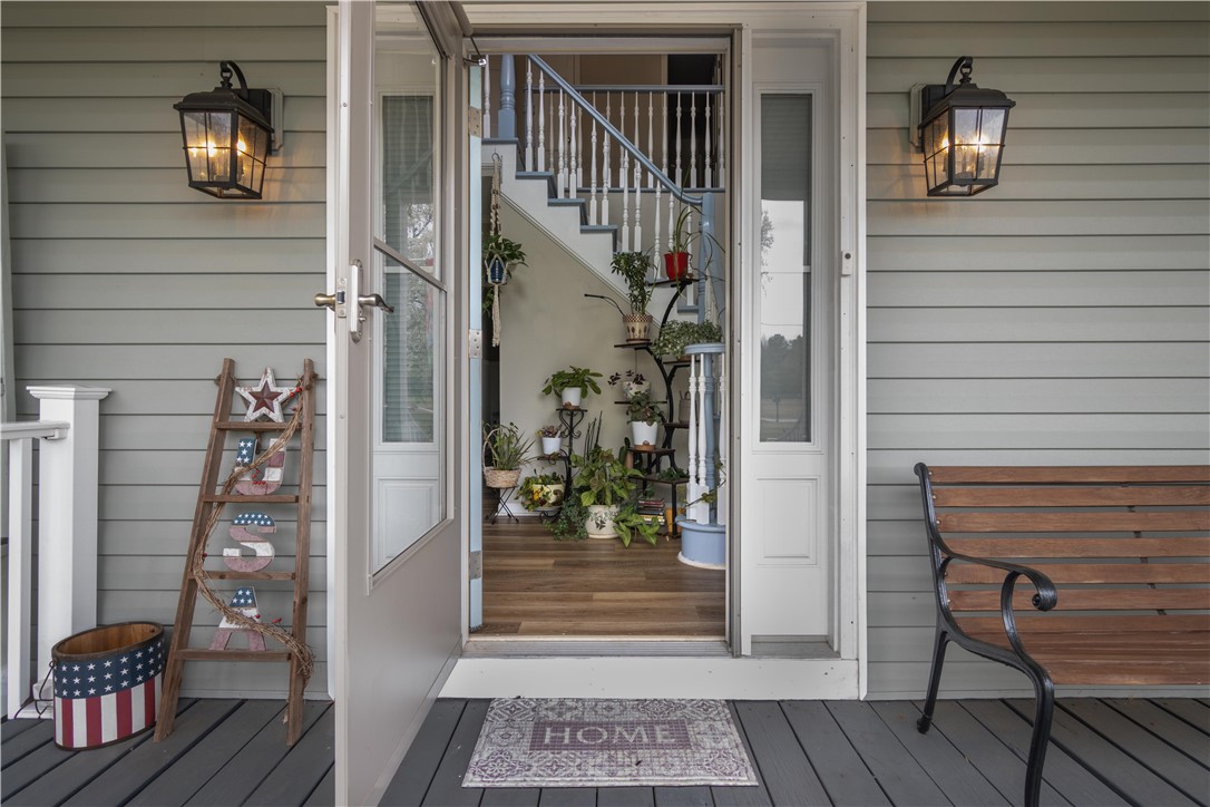 305 Farmdale Road Hodges, SC 29653 - Photo 11 of 48 Welcome to a charming residence featuring a welcoming entrance and classic architectural details.
