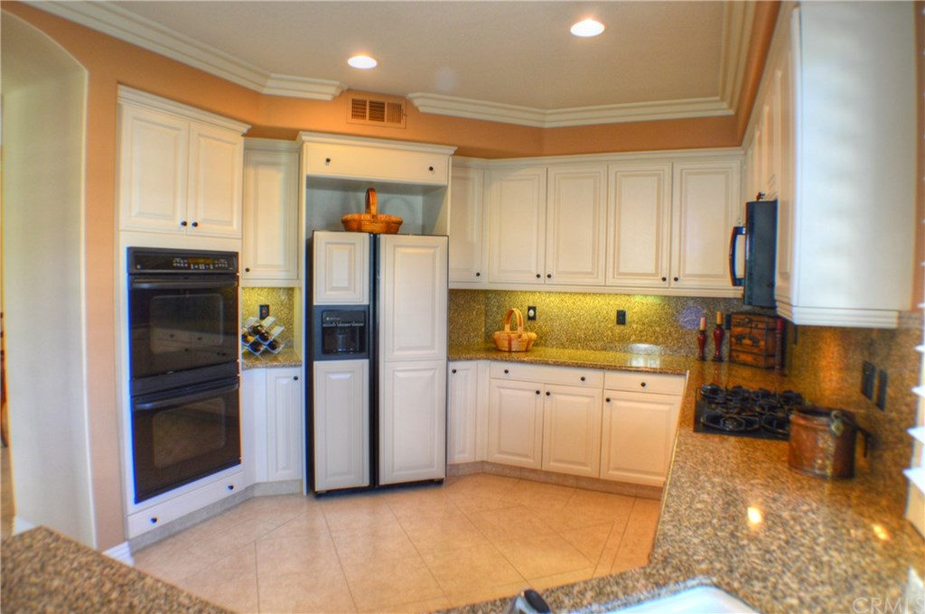 2 Calle Regio San Clemente, CA 92673 - Photo 14 of 32