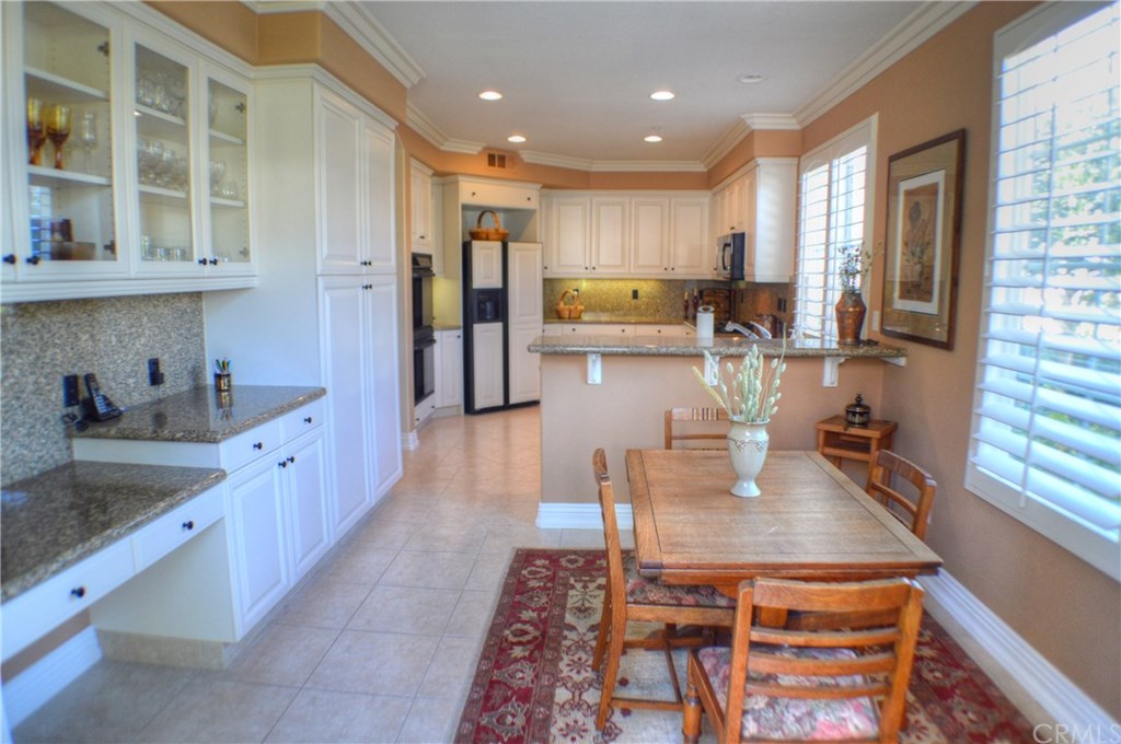 2 Calle Regio San Clemente, CA 92673 - Photo 10 of 32