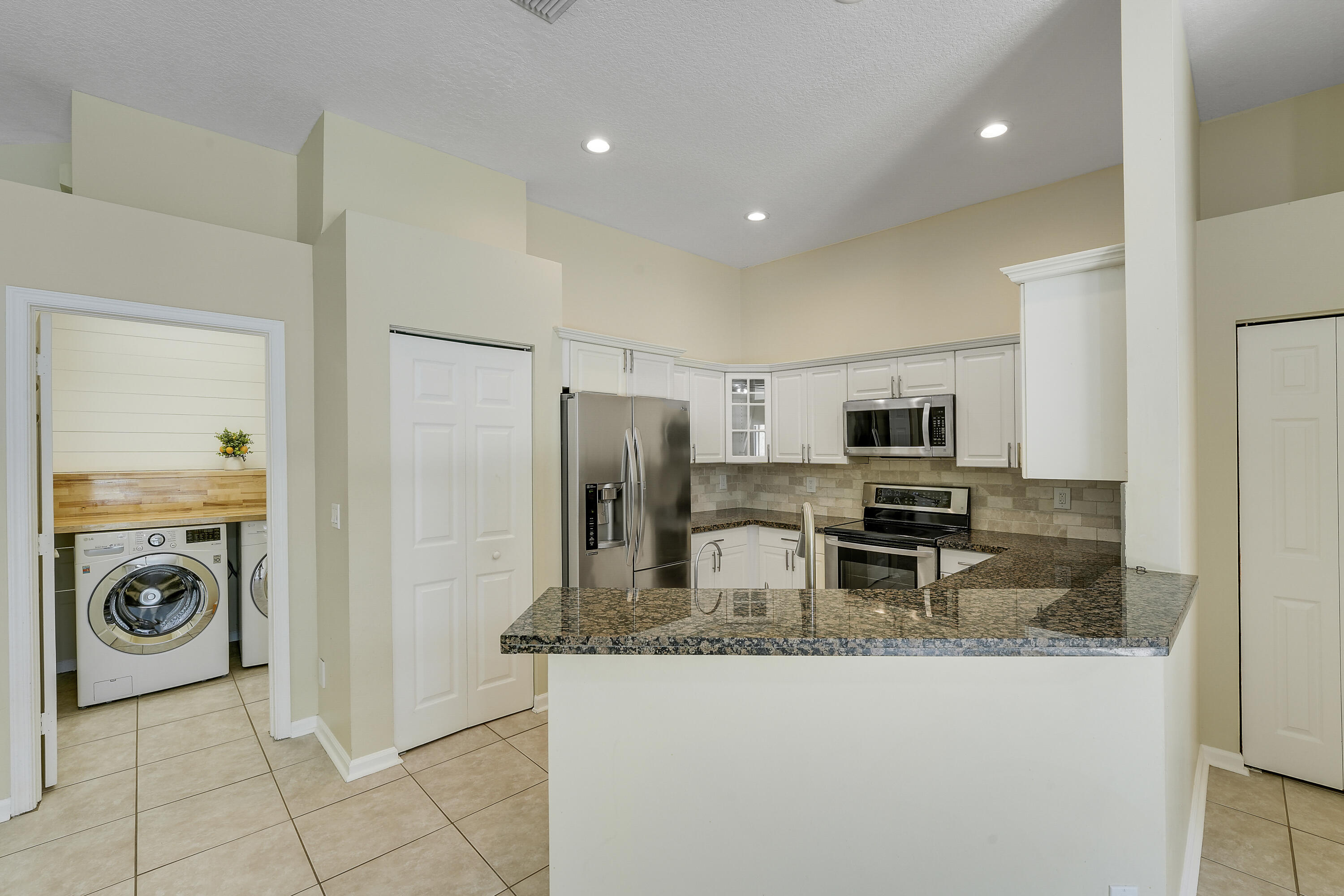 6334 Barbara Street Jupiter, FL 33458 - Photo 11 of 38 House-12