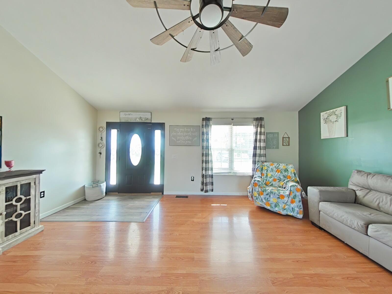 1040 Acorn Gap Road Madisonville, TN 37354 - Photo 15 of 36 Living Room-3
