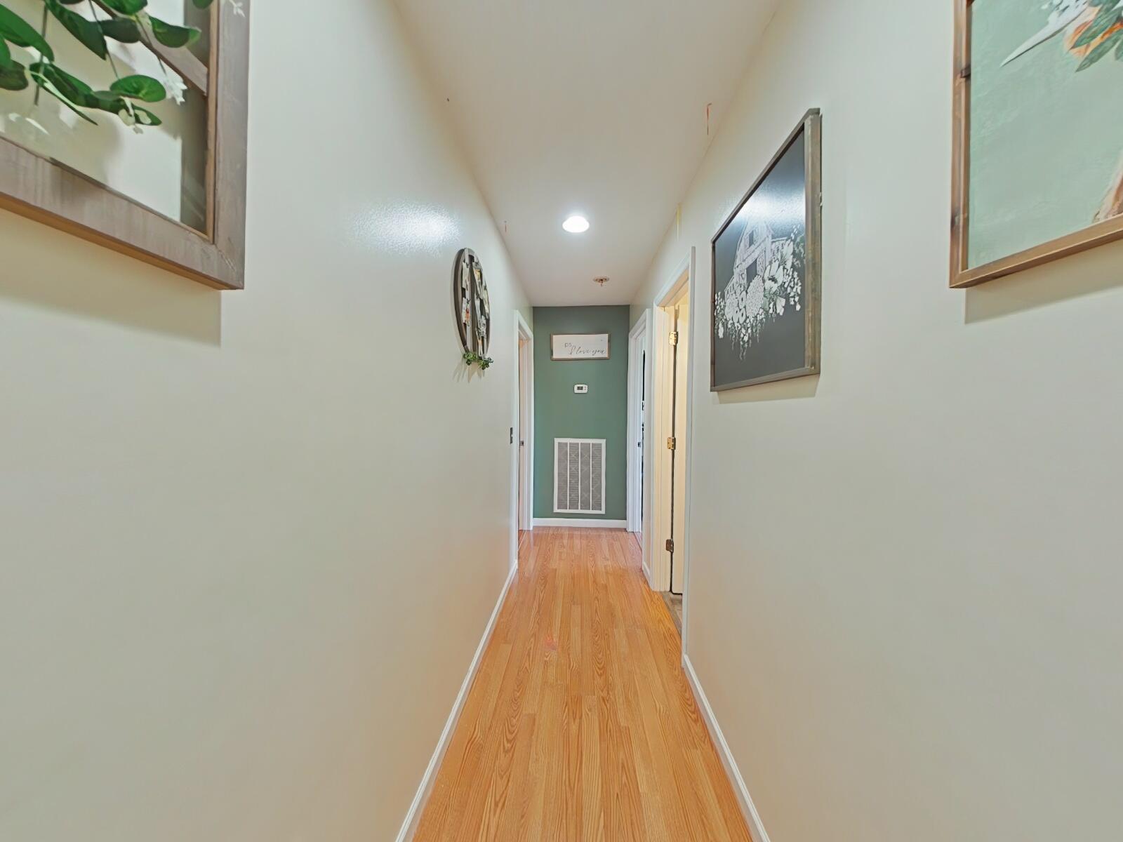 1040 Acorn Gap Road Madisonville, TN 37354 - Photo 27 of 36 Hallway
