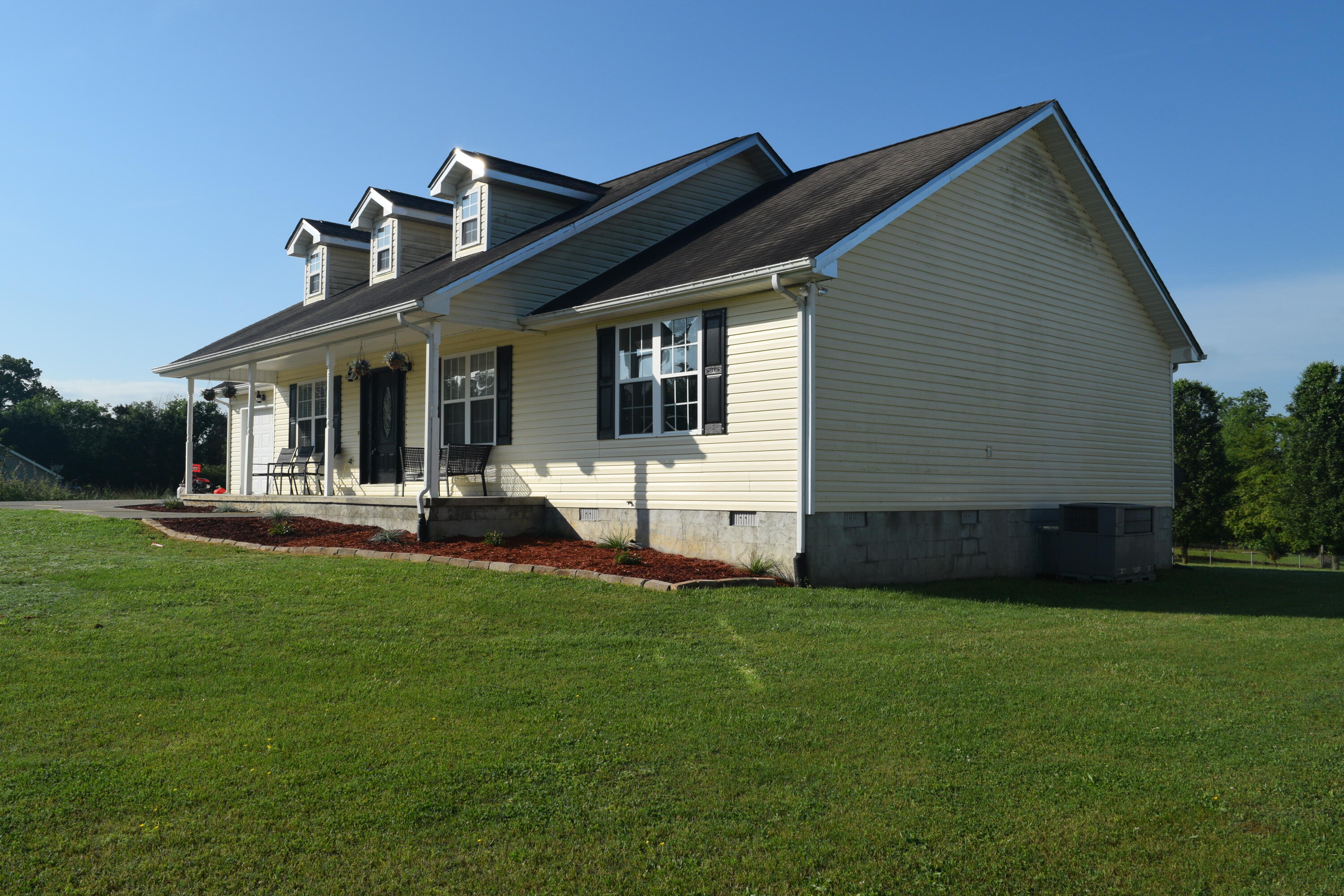 1040 Acorn Gap Road Madisonville, TN 37354 - Photo 4 of 36 DSC_0019