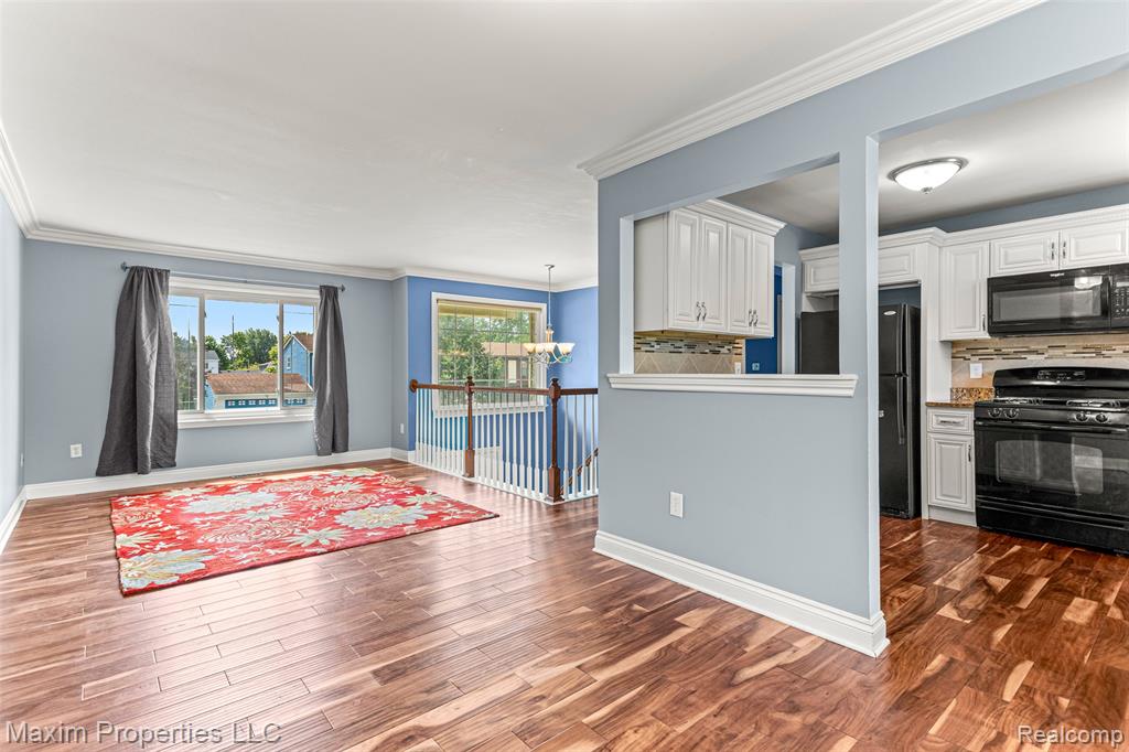 22254 Derby Road Trenton, MI 48183 - Photo 8 of 27 Gallery Image 8