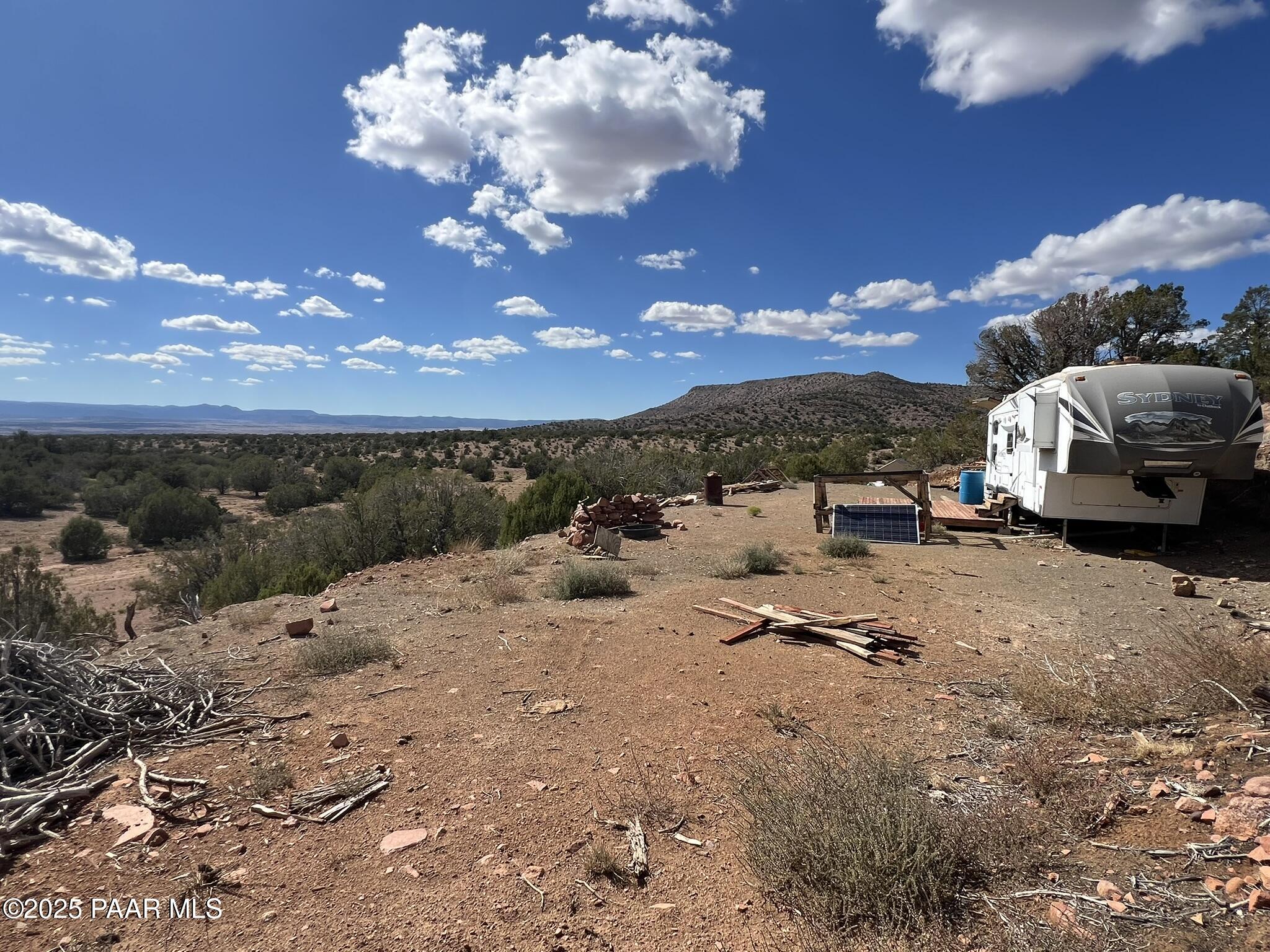 296 Quartz Hill Road Ash Fork, AZ 86320 - Photo 3 of 13