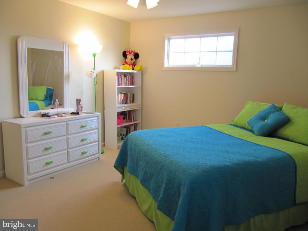 369 Wheatfield Drive Lititz, PA 17543 - Photo 21 of 32 Gallery Image 21