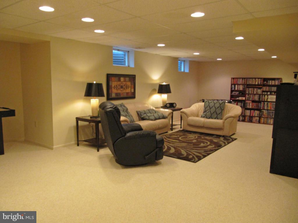 369 Wheatfield Drive Lititz, PA 17543 - Photo 26 of 32 Gallery Image 26