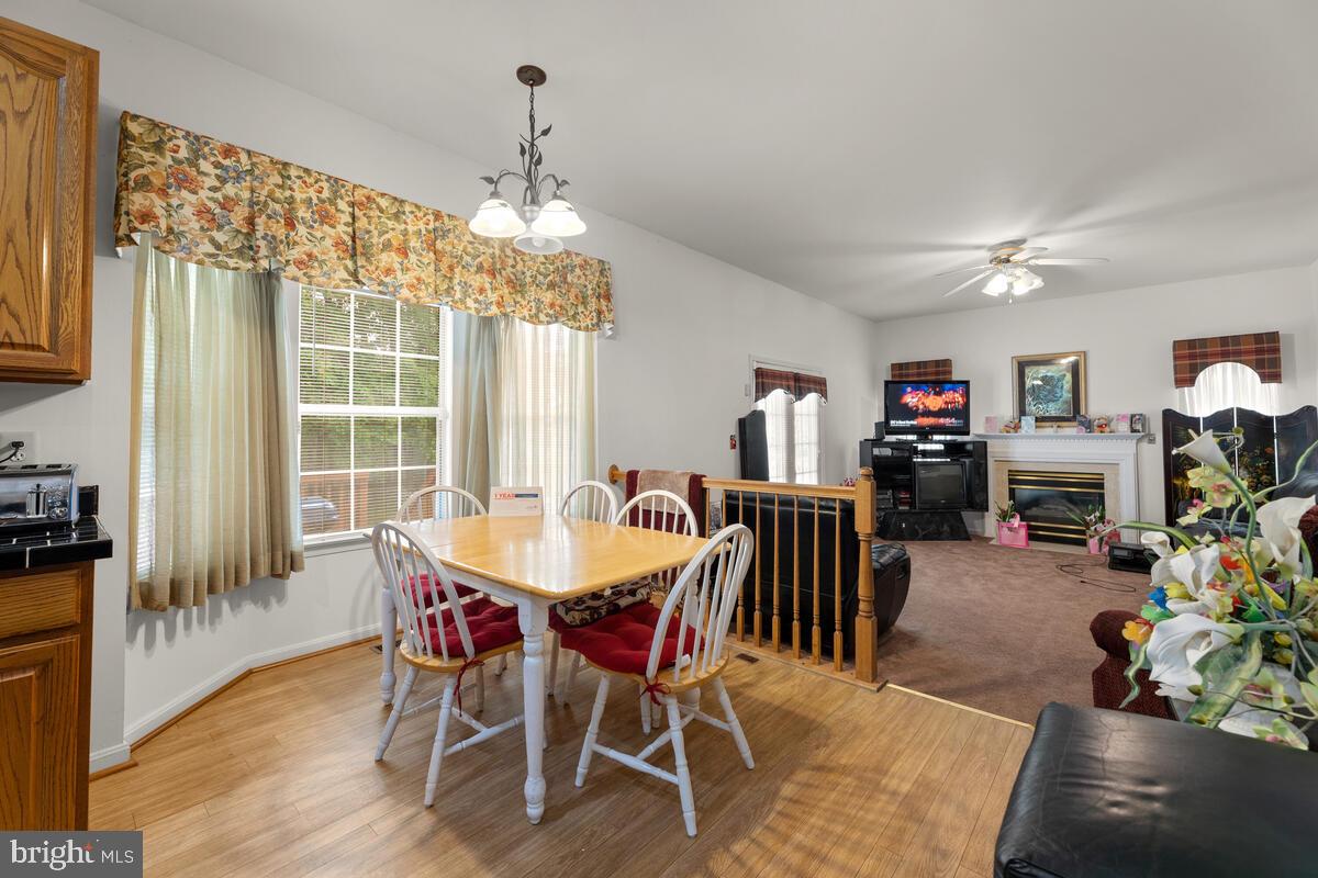 10105 Cudby Court Lanham, MD 20706 - Photo 14 of 44 Enjoy breakfast every morning in right here!