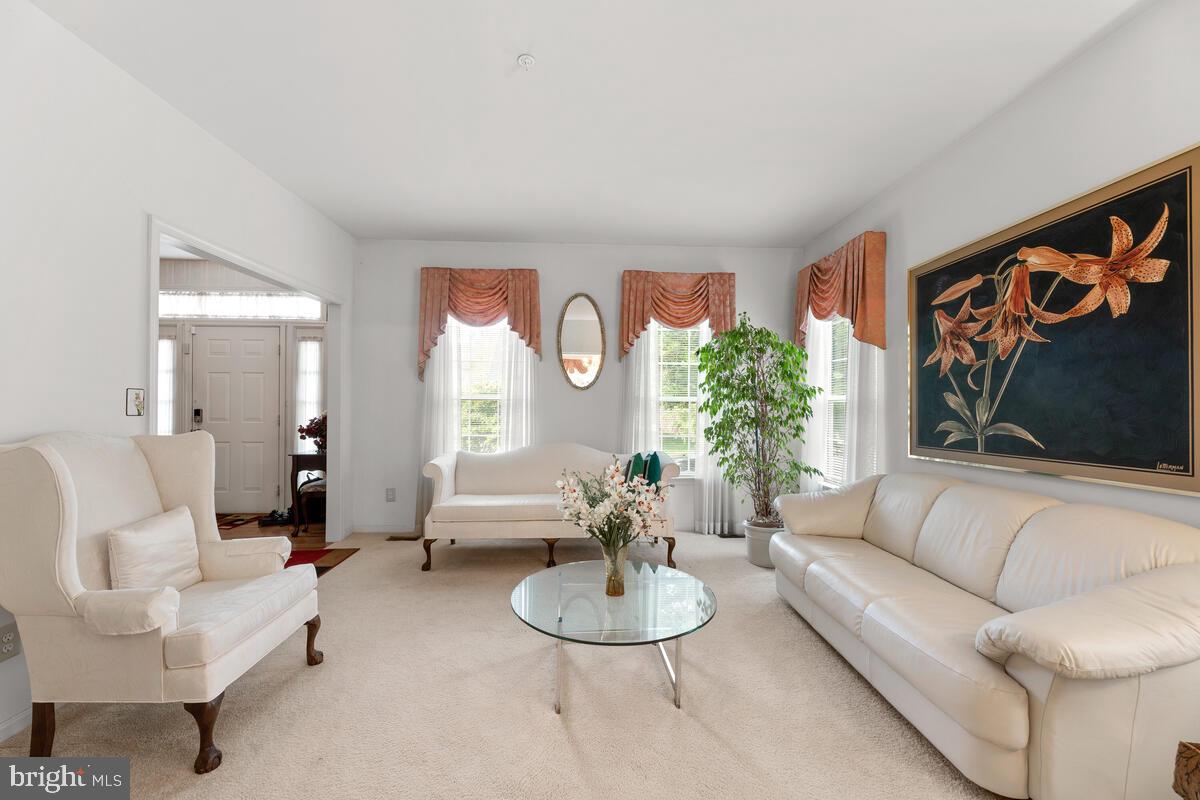 10105 Cudby Court Lanham, MD 20706 - Photo 5 of 44 Welcome your guests in this spacious formal Liv Rm