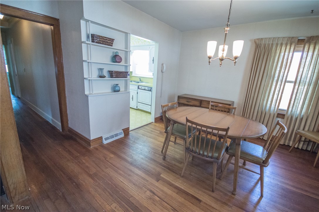 1144 Churchill Road Lyndhurst, OH 44124 - Photo 19 of 35