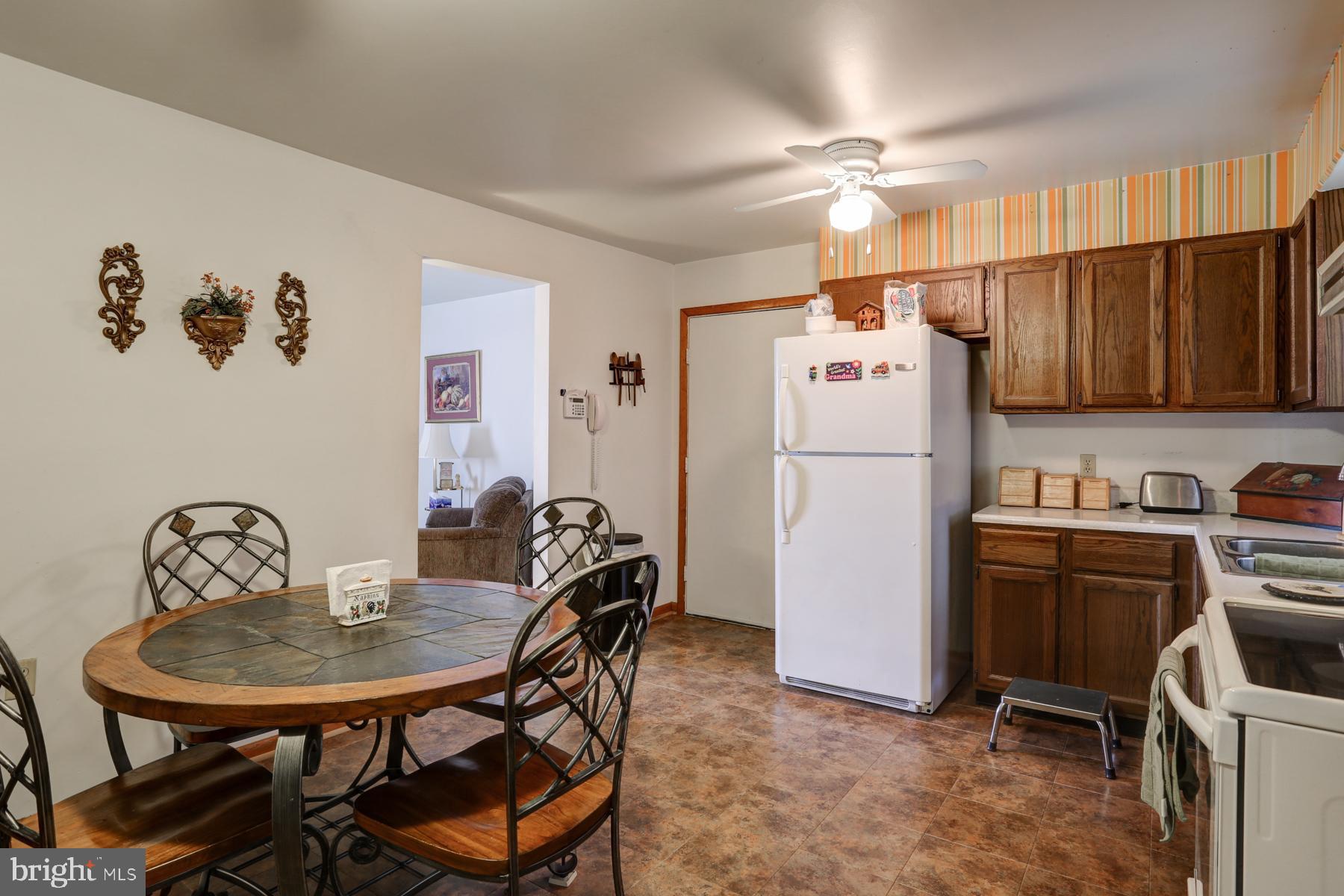 1104 Edgemont Road Harrisburg, PA 17109 - Photo 8 of 23 Gallery Image 8