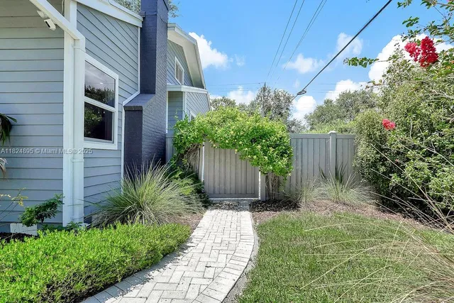 $10,885 | 150 Northeast 50th Street, Unit A, Miami, FL 33137