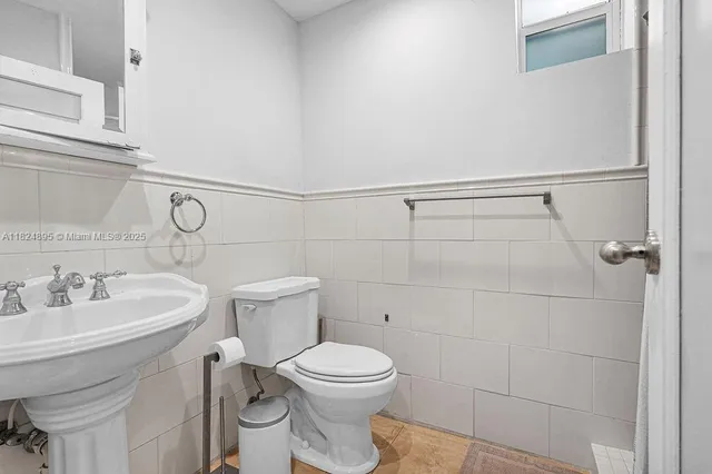 $10,885 | 150 Northeast 50th Street, Unit A, Miami, FL 33137