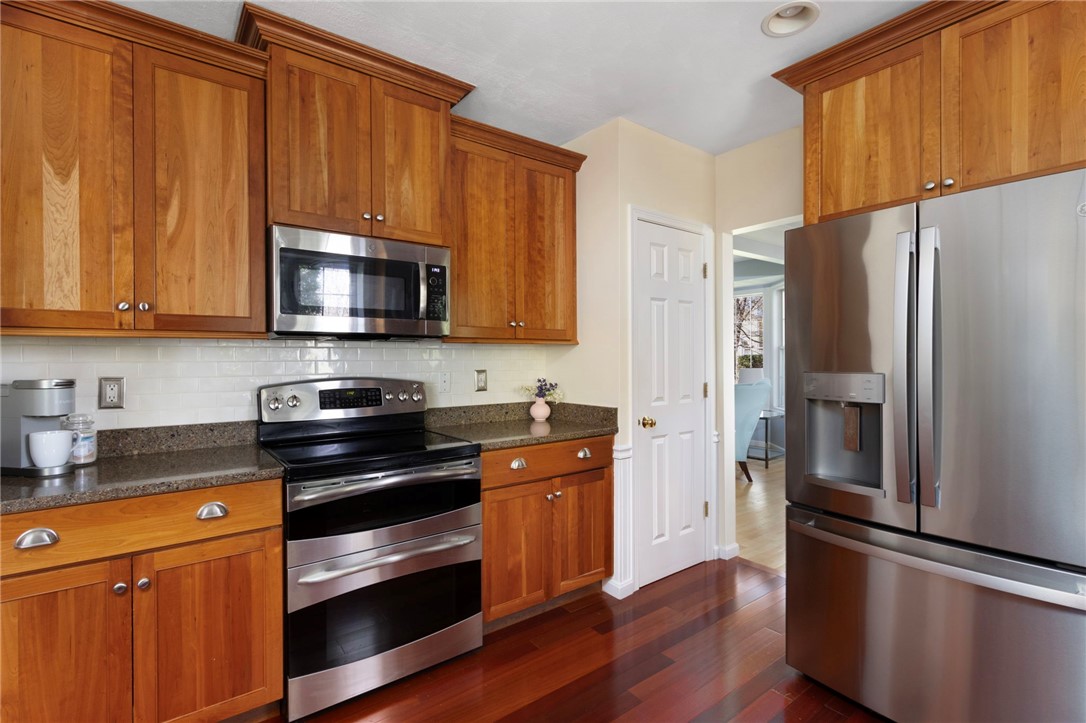 283 Castle Rocks Road Warwick, RI 02886 - Photo 14 of 48