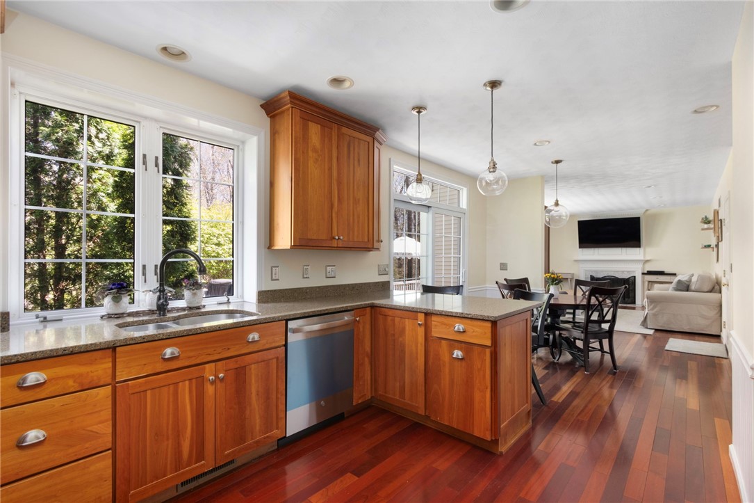 283 Castle Rocks Road Warwick, RI 02886 - Photo 16 of 48
