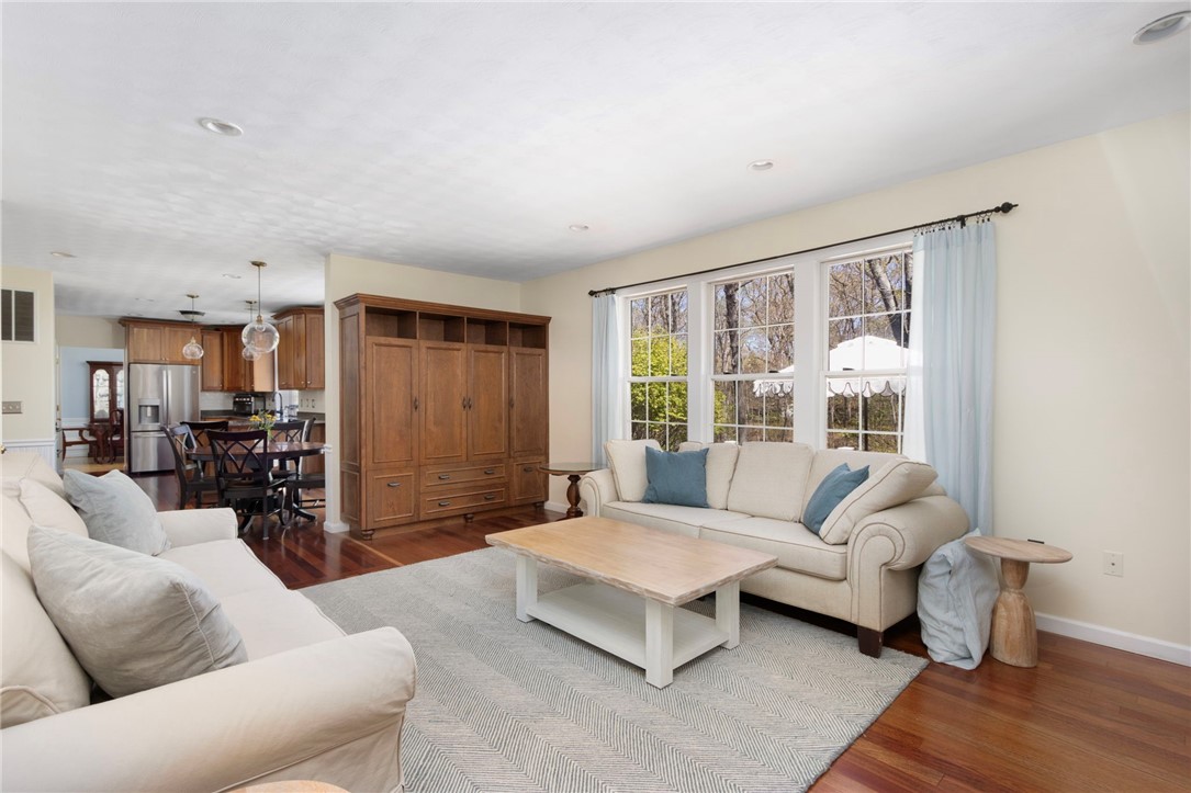 283 Castle Rocks Road Warwick, RI 02886 - Photo 19 of 48