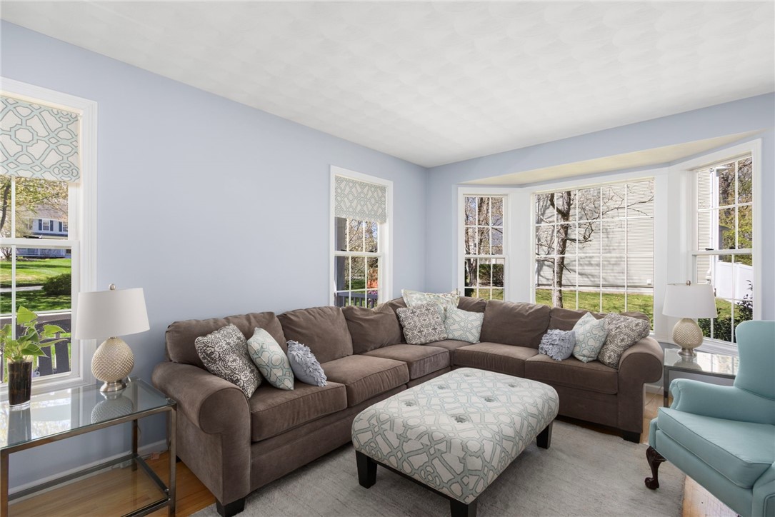 283 Castle Rocks Road Warwick, RI 02886 - Photo 7 of 48