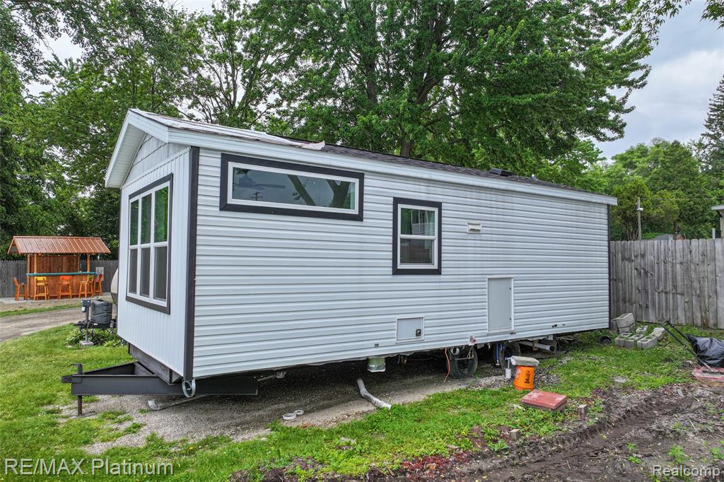 2 Serenity Shore Fenton, MI 48430 - Photo 2 of 22