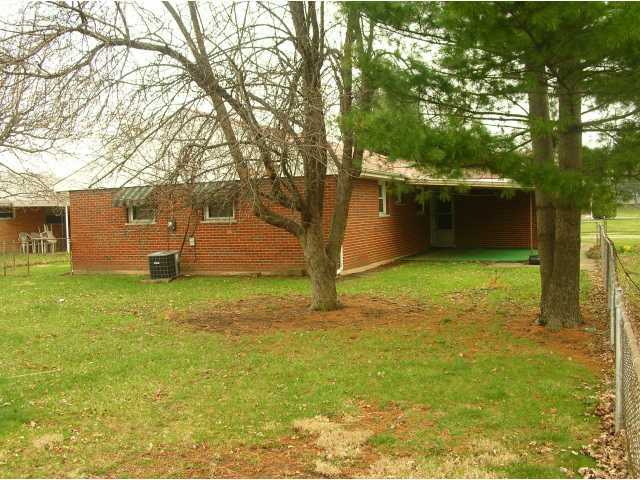 491 Ross Road Whitehall, OH 43213 - Photo 4 of 8
