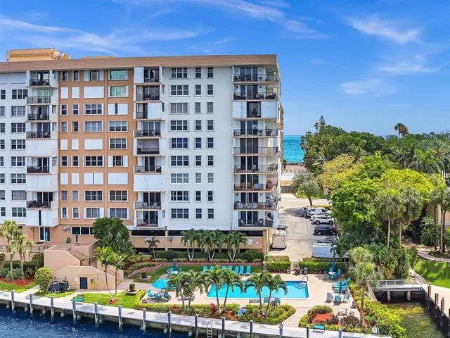 a view of a tall building