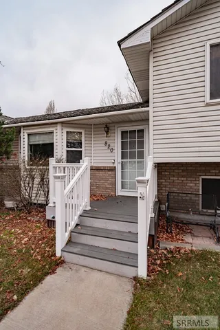 $388,500 | 820 South Adam Lane, Idaho Falls, ID 83401