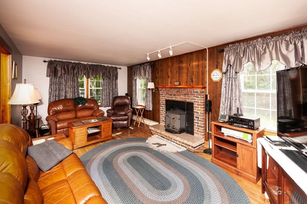 30 Betty Welch Road York, ME 03909 - Photo 10 of 30 Relax in the charming living room...