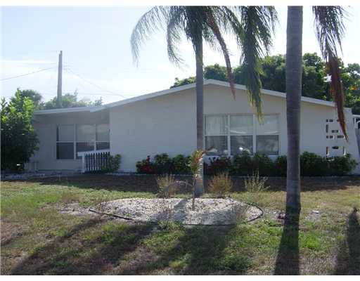 1502 Kingsley Road Jupiter, FL 33469 - Photo 1 of 6 Primary Photo