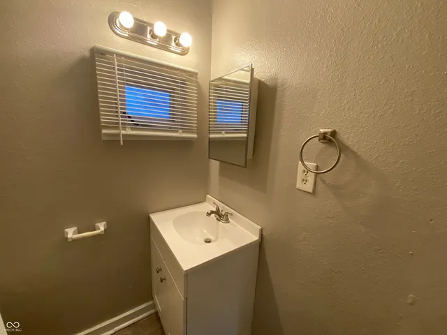 $775 | 326 North Elder Avenue, Indianapolis, IN 46222